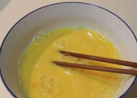 讓熱愛牛奶巧克力的人無法拒絕的兩款甜品——奶香焦糖布丁和巧克力慕斯